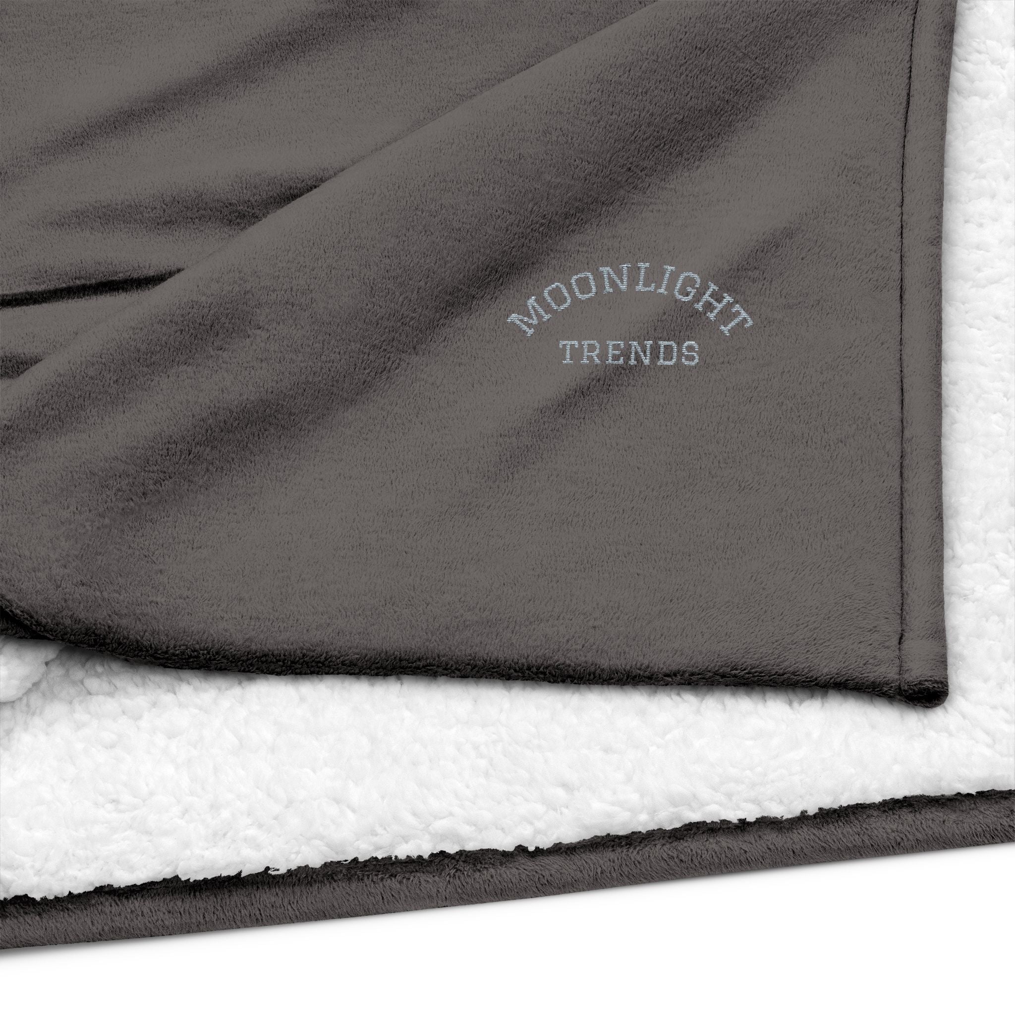 Embroidered Sherpa Blanket – Cozy 'Moonlight Trends' Plush Throw